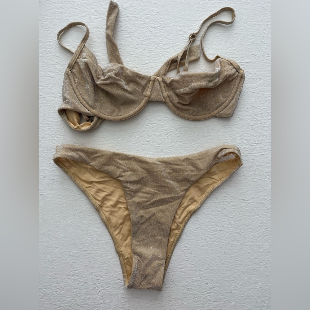 MONDAY swimwear